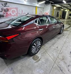 نيسان ألتيما